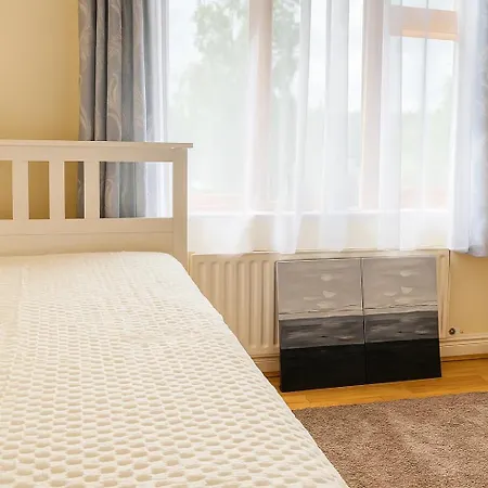 Slavia * Castleknock